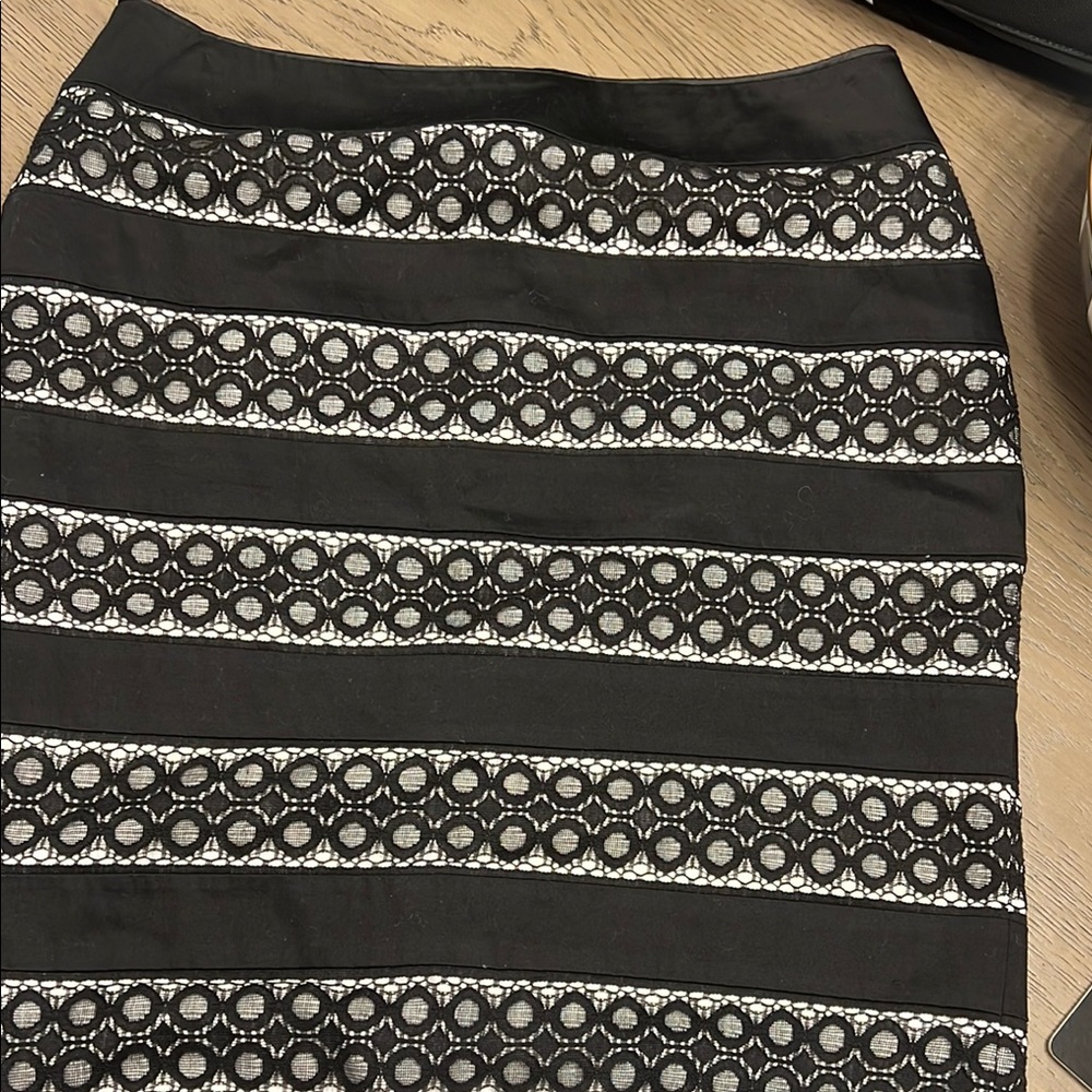 White House Black Market Black and White Pencil Skirt